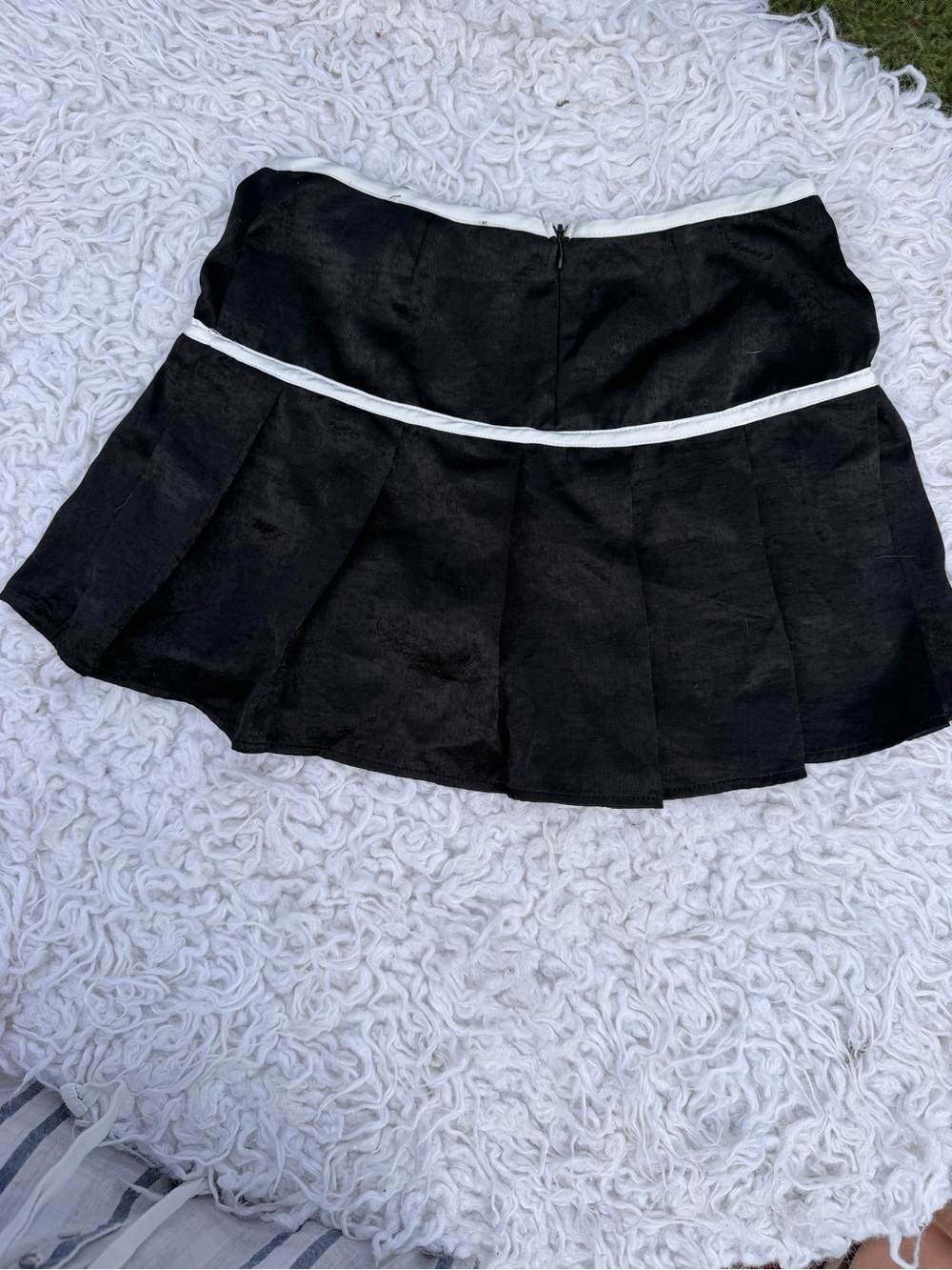Forever 21 Black Skater Mini Skirt with White Trim - Picture 2 of 4